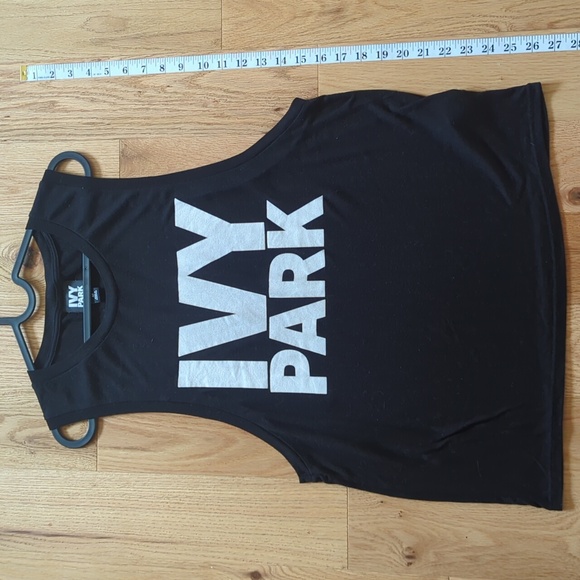 Ivy Park. Women's Logoed Muscle Tank. Size Medium. - Picture 6 of 7